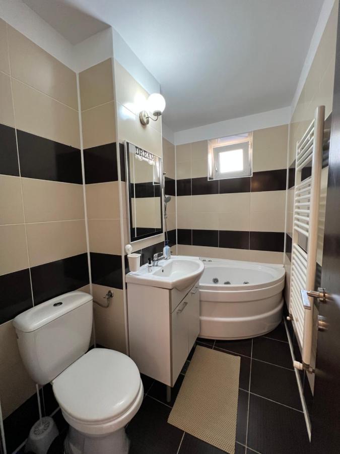 Nordic Sunny Apartment Suceava Esterno foto